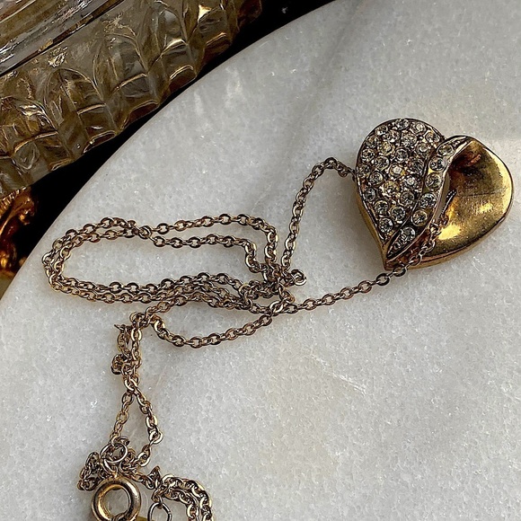 Jewelry - Vintage pendant heart necklace